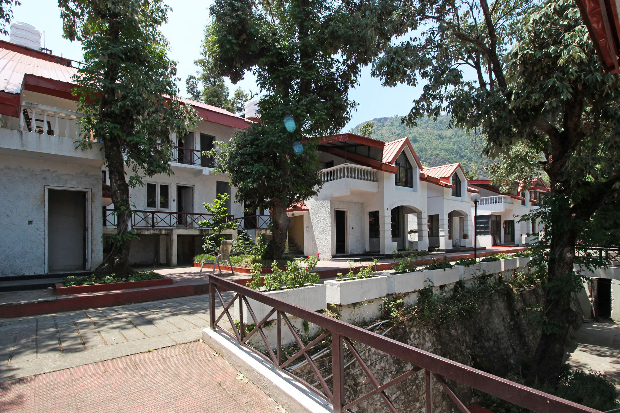 Oyo 5248 Surbee Resorts Mussoorie Ngoại thất bức ảnh